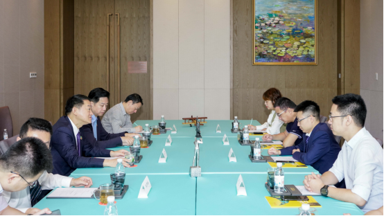 省尊龙凯时集团党委书记、董事长任丁与腾讯“王者荣耀”CTO邓君、腾讯大成网总裁郑亮座谈交流