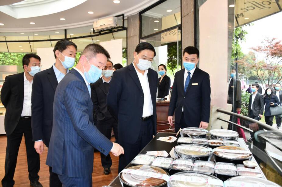 王凤朝副省长赴省尊龙凯时集团调研 疫情防控、生产经营和改革发展工作